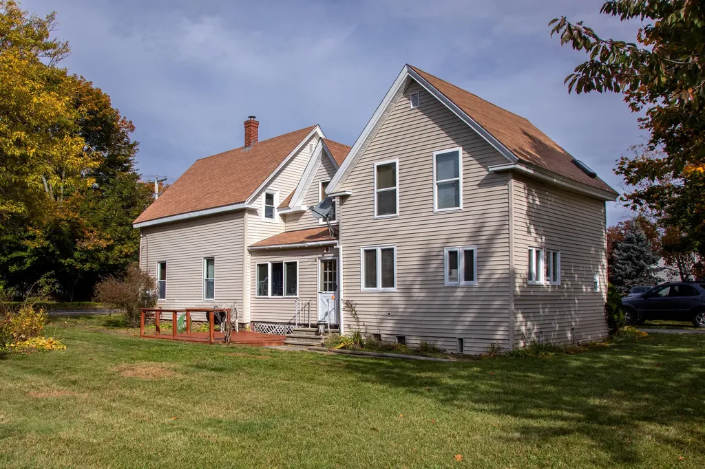 323 Broadway Rockland ME 04841