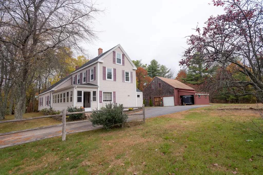 1698 Long Plains Road Buxton ME 04093