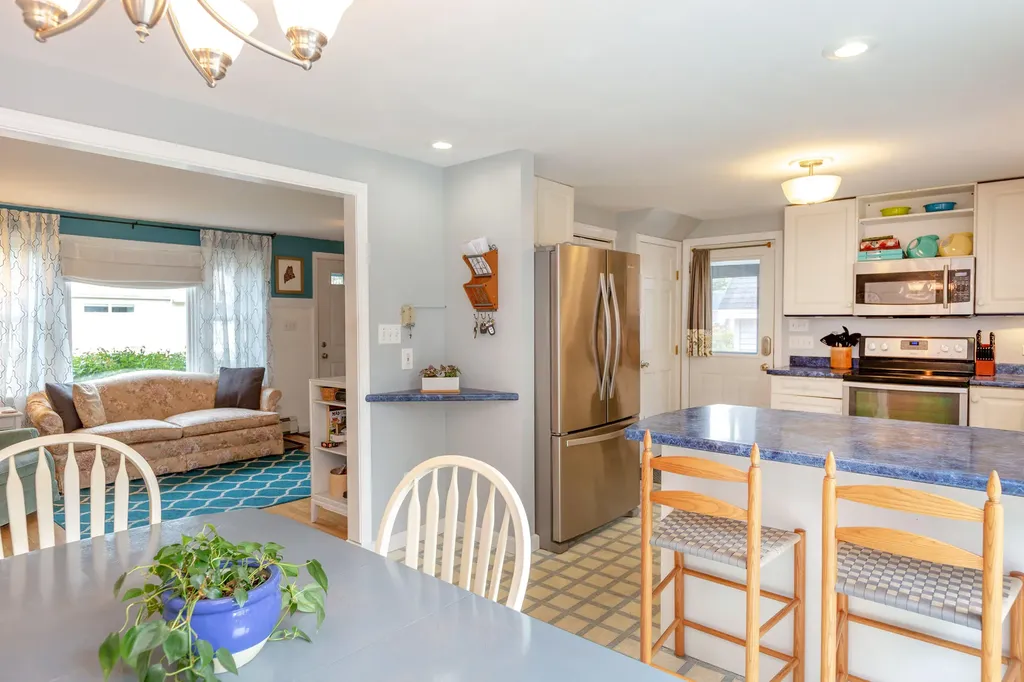 19 Riverview Drive Brunswick ME 04011