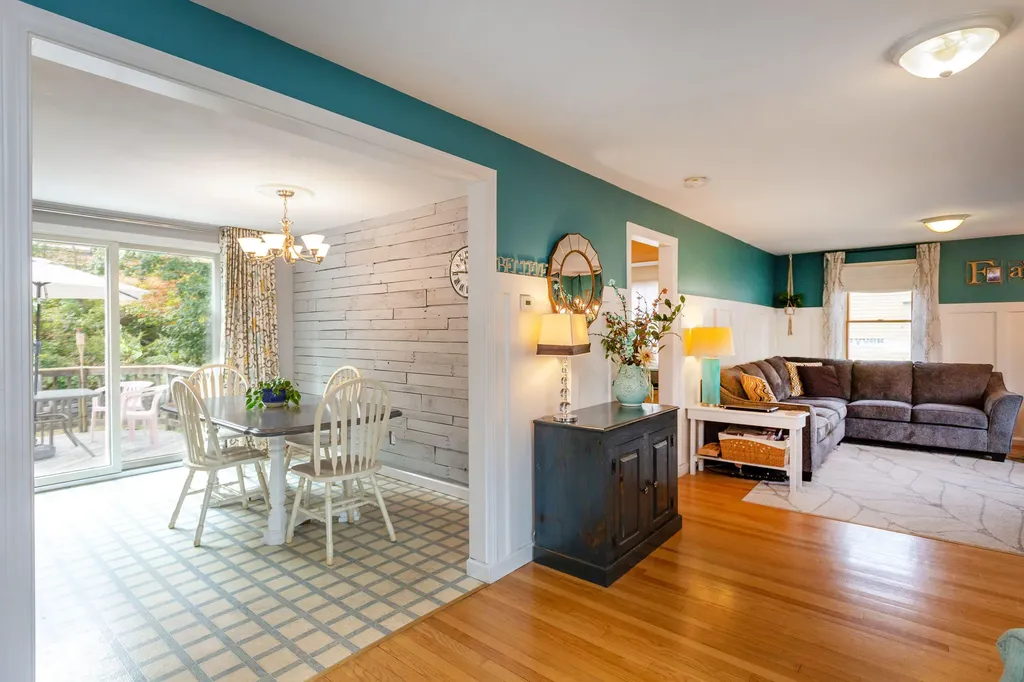19 Riverview Drive Brunswick ME 04011
