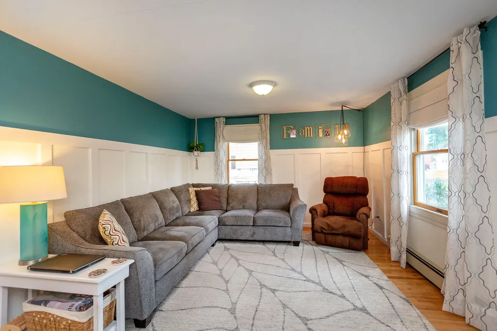 19 Riverview Drive Brunswick ME 04011