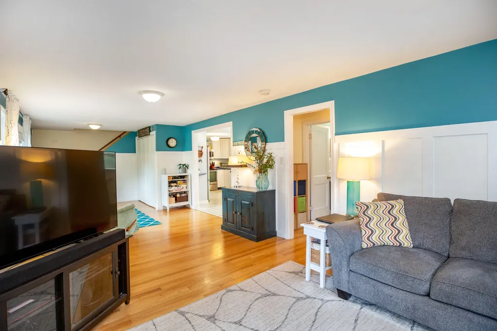 19 Riverview Drive Brunswick ME 04011