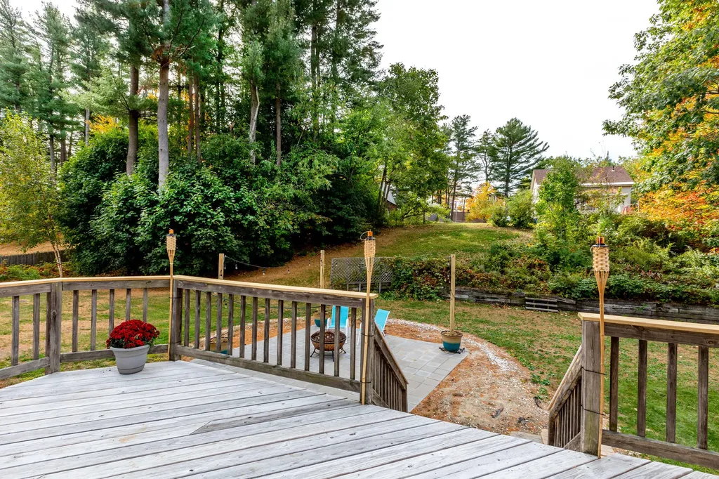 19 Riverview Drive Brunswick ME 04011