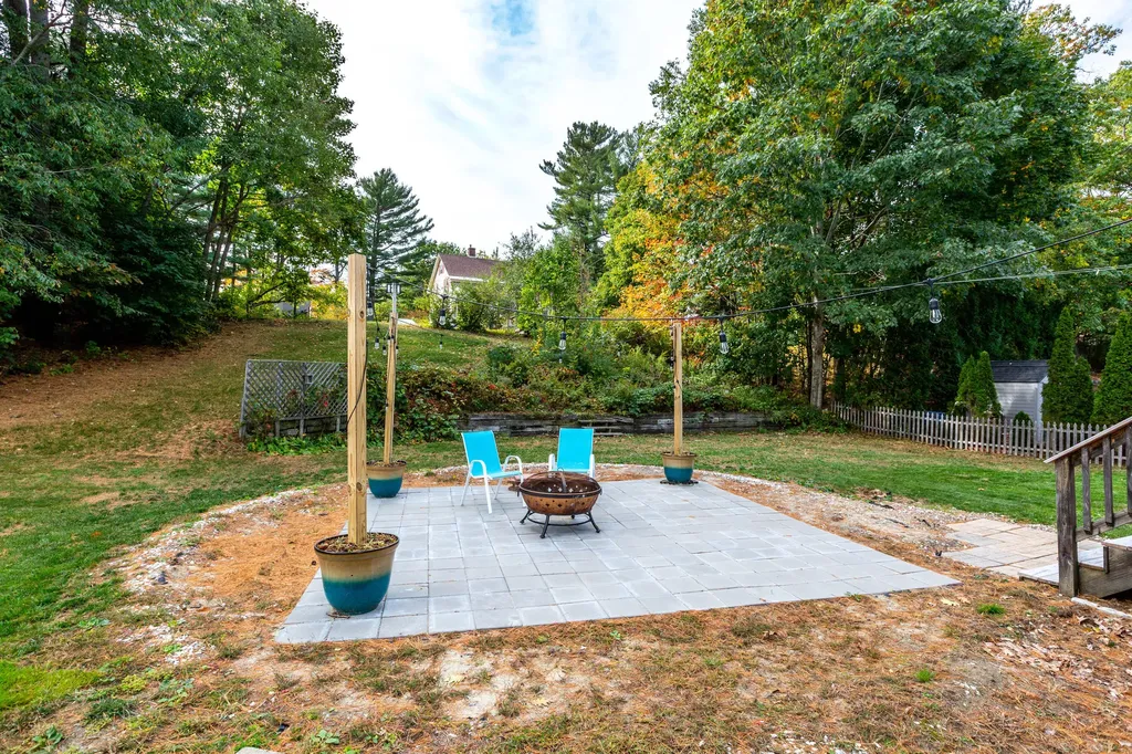 19 Riverview Drive Brunswick ME 04011