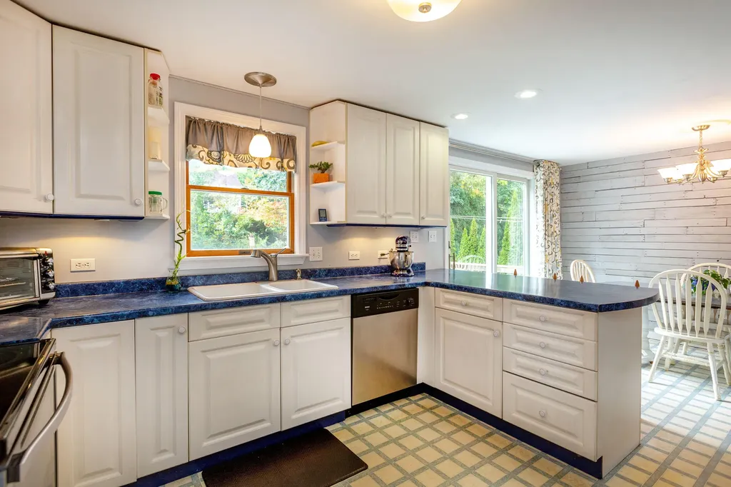 19 Riverview Drive Brunswick ME 04011