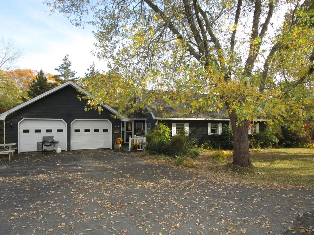 118 Pine Street Waldoboro ME 04572