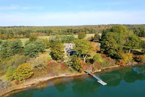 173 Lower Flying Point Road Freeport ME 04032