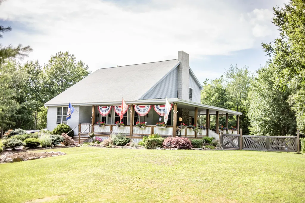 56 Steves Road Boothbay ME 04537