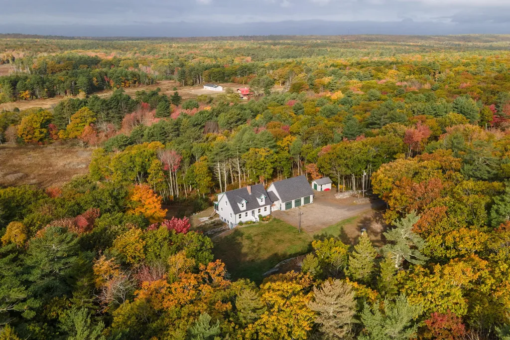 2 Lemont Way Phippsburg ME 04562