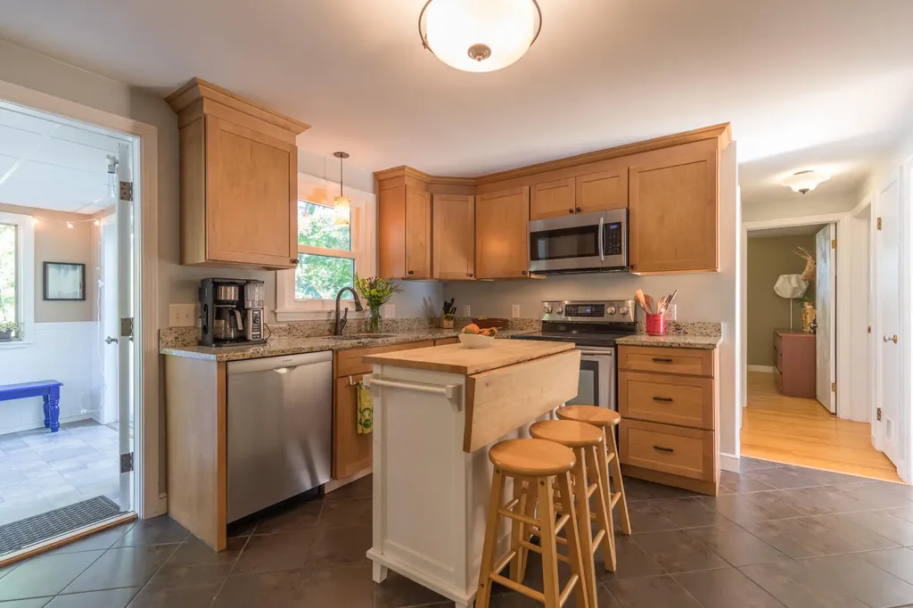 66 Alden Circle Portland ME 04102