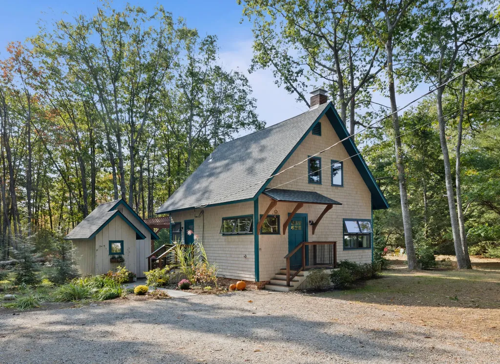 95 Captain Thomas Road Ogunquit ME 03907