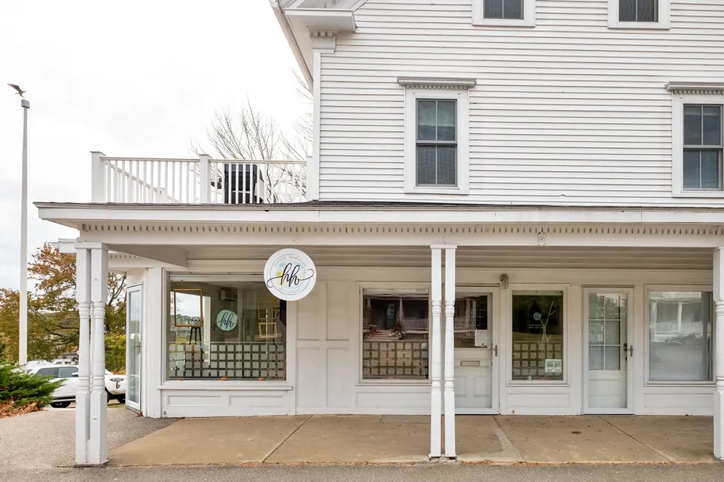 457 York Street York ME 03909