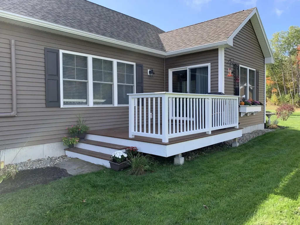 7 Champagne Lane Lisbon ME 04250