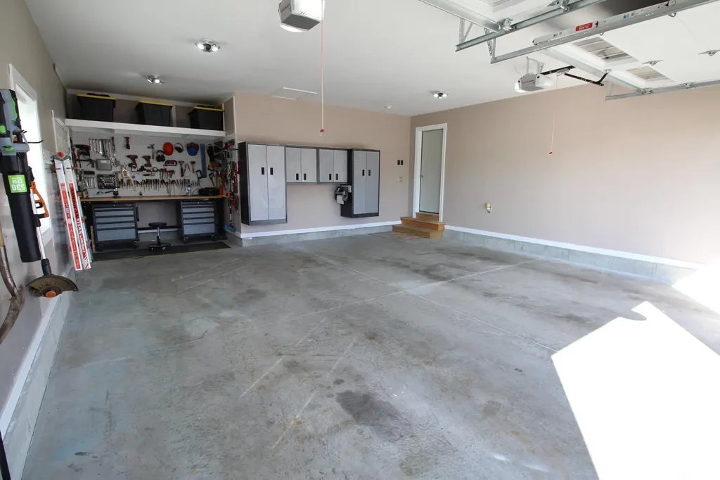 7 Champagne Lane Lisbon ME 04250