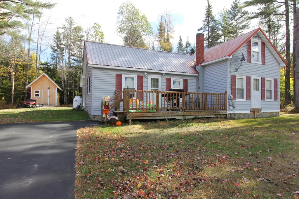 160 Ridge Road Peru ME 04290