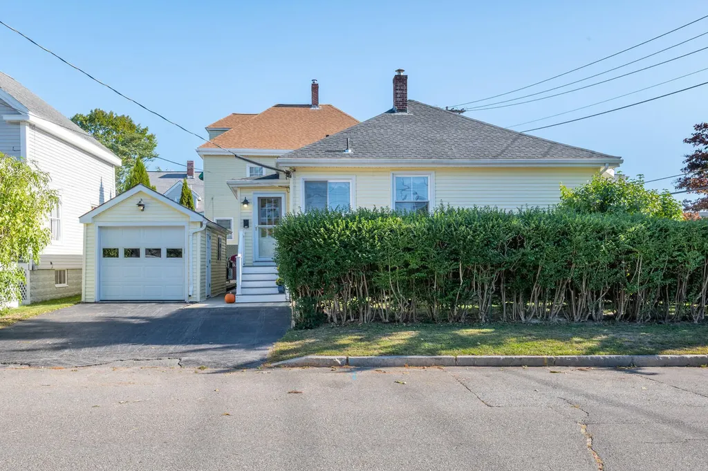 178 Veranda Street Portland ME 04103