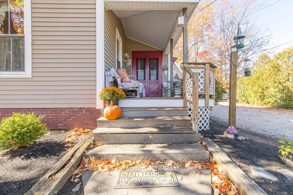 9 Elm Street Gorham ME 04038