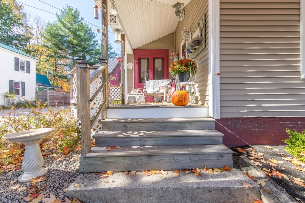 9 Elm Street Gorham ME 04038