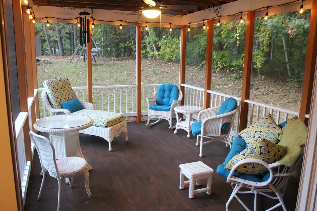 18 Birch Drive Raymond ME 04071