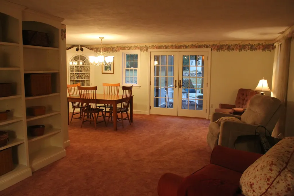 18 Birch Drive Raymond ME 04071