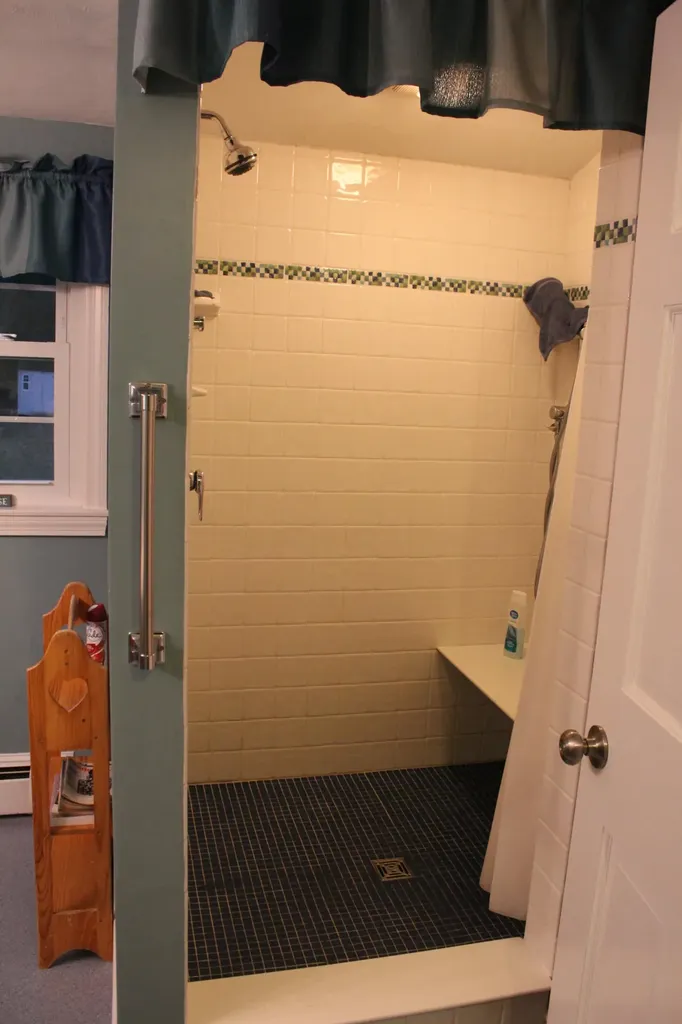 18 Birch Drive Raymond ME 04071