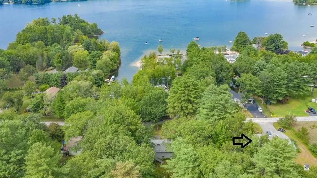 18 Birch Drive Raymond ME 04071
