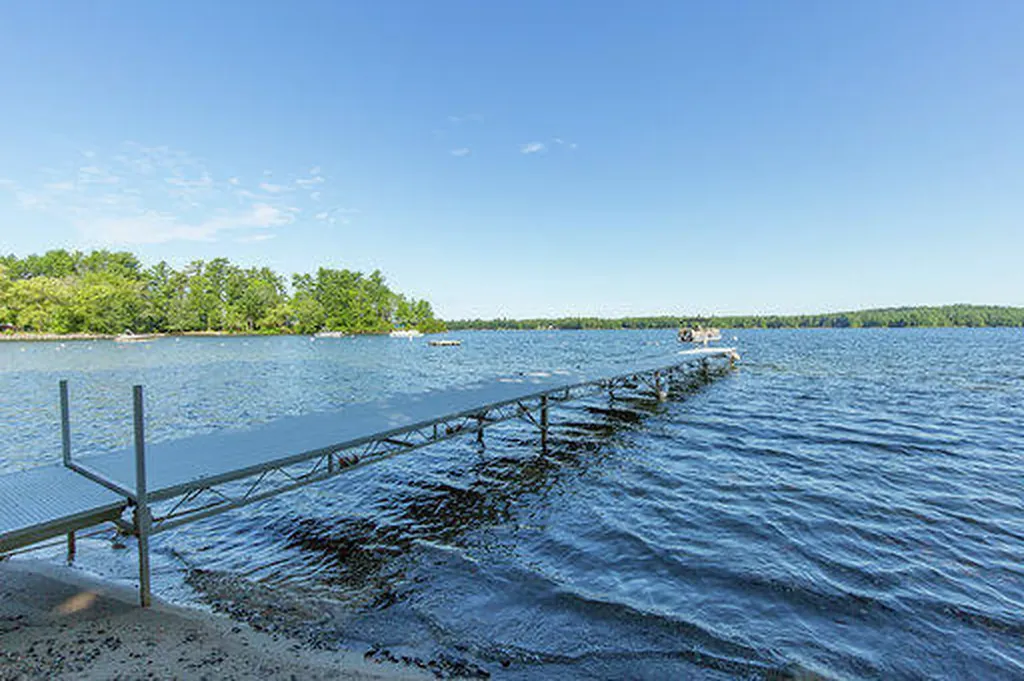 18 Birch Drive Raymond ME 04071