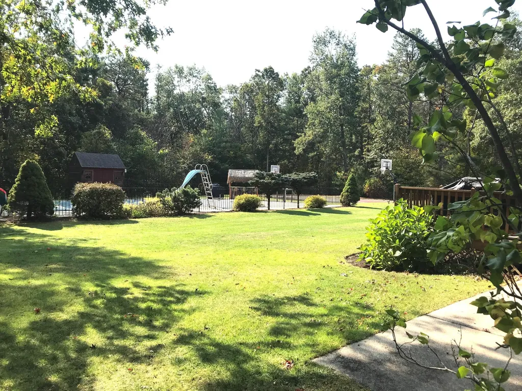 20 Chancery Lane Sanford ME 04073