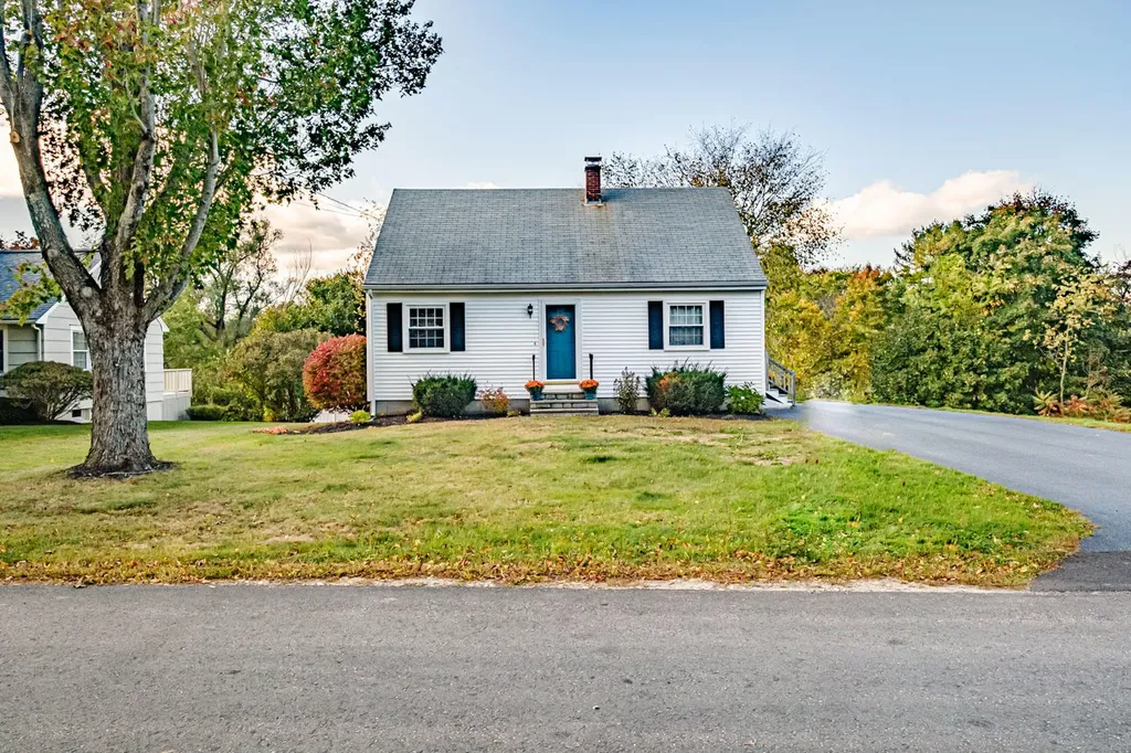 77 Rand Road Yarmouth ME 04096