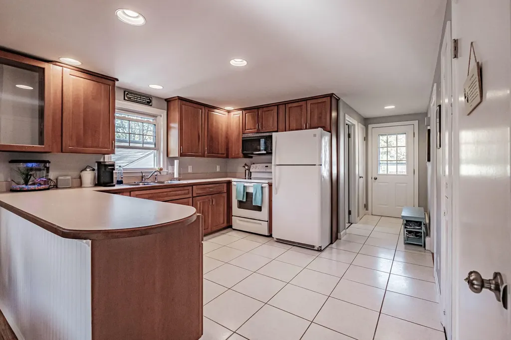 77 Rand Road Yarmouth ME 04096