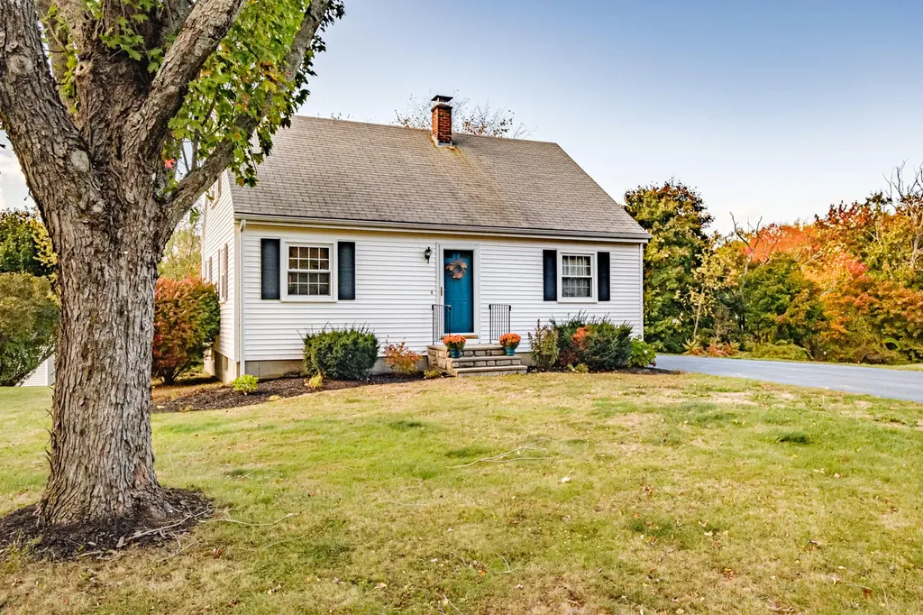 77 Rand Road Yarmouth ME 04096