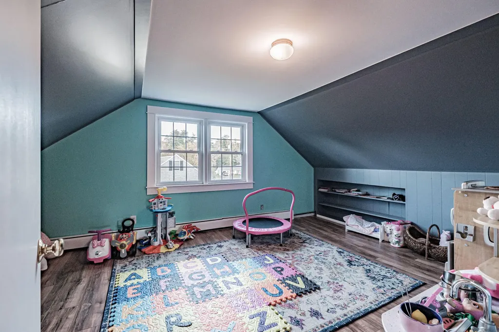 77 Rand Road Yarmouth ME 04096
