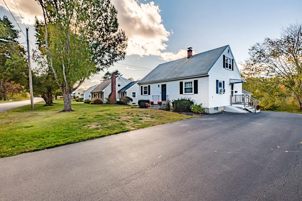 77 Rand Road Yarmouth ME 04096