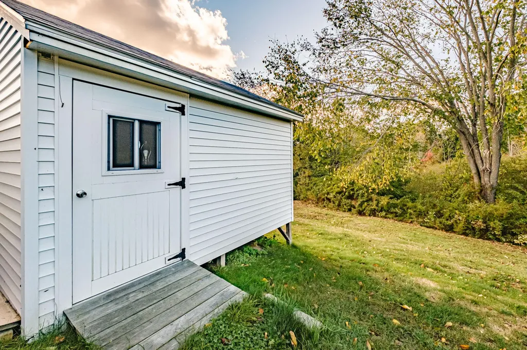 77 Rand Road Yarmouth ME 04096
