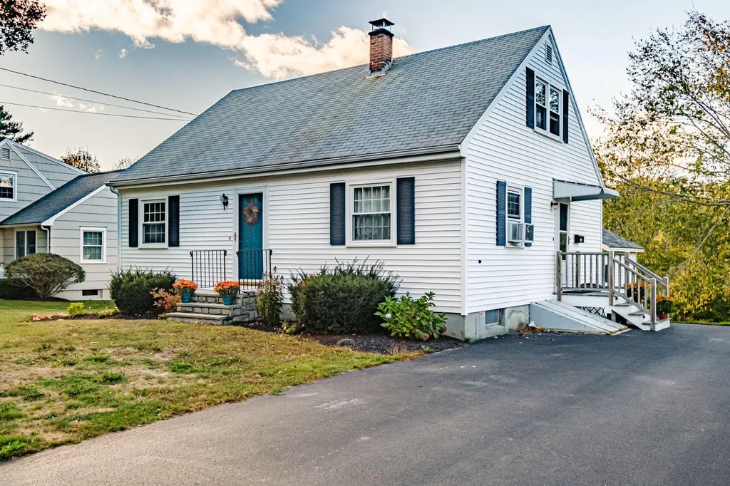 77 Rand Road Yarmouth ME 04096