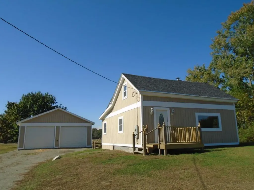182 River Road Benton ME 04901