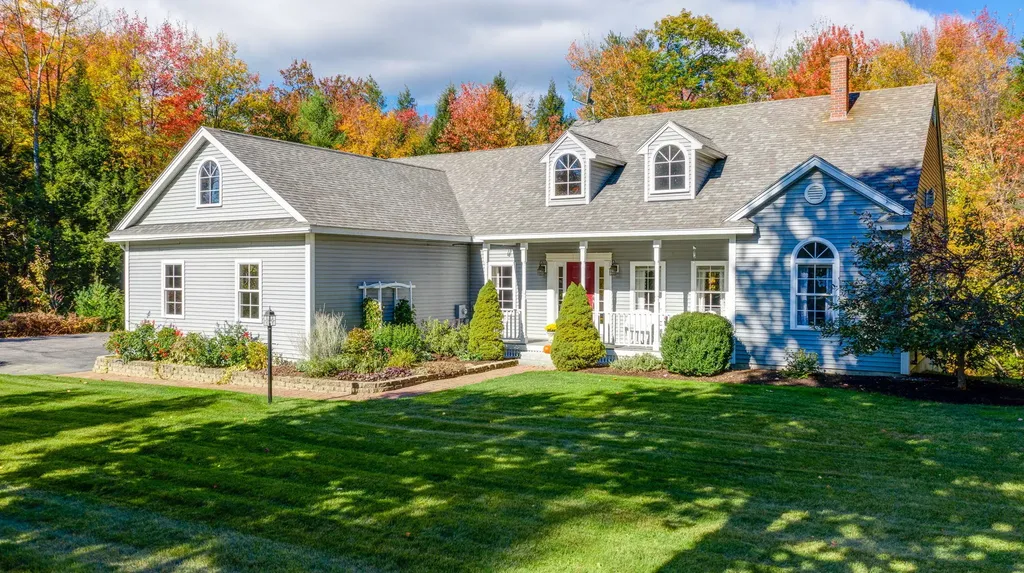 15 Highland Ridge Hollis ME 04042