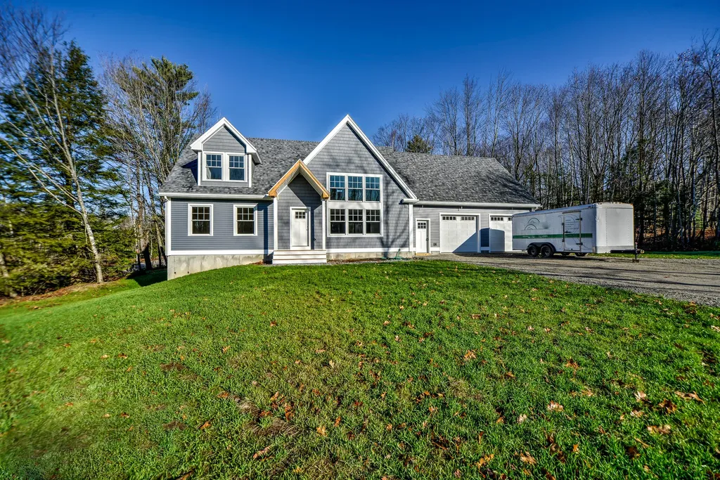 15 Rocky Avenue Extension Topsham ME 04086