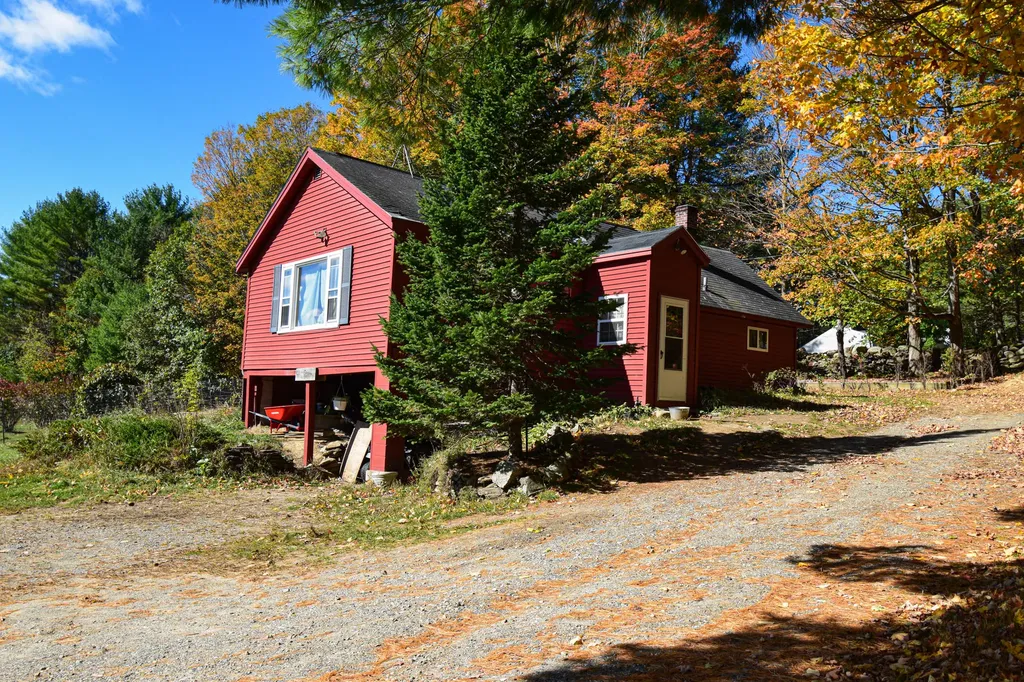 46 Giles Road Readfield ME 04355