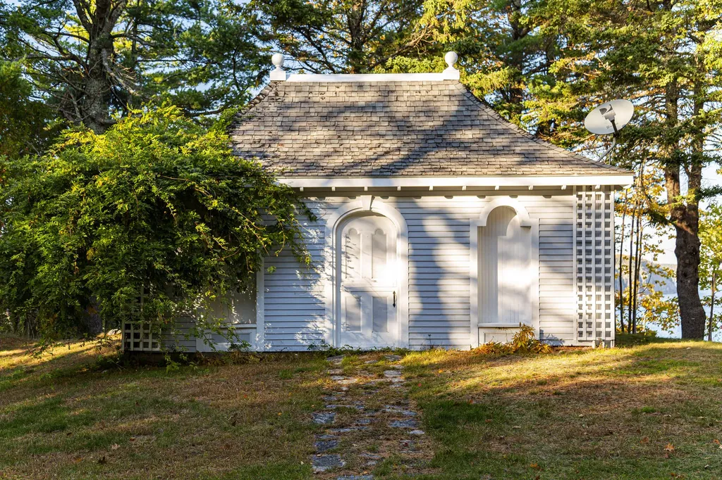 70 Old Farm Road Bar Harbor ME 04609