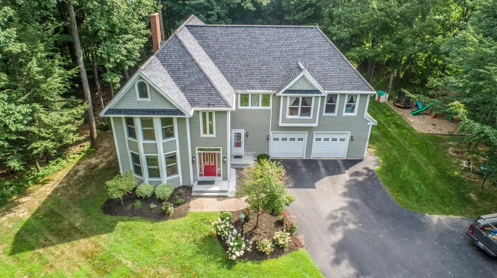 8 Canterbury Lane Falmouth ME 04105
