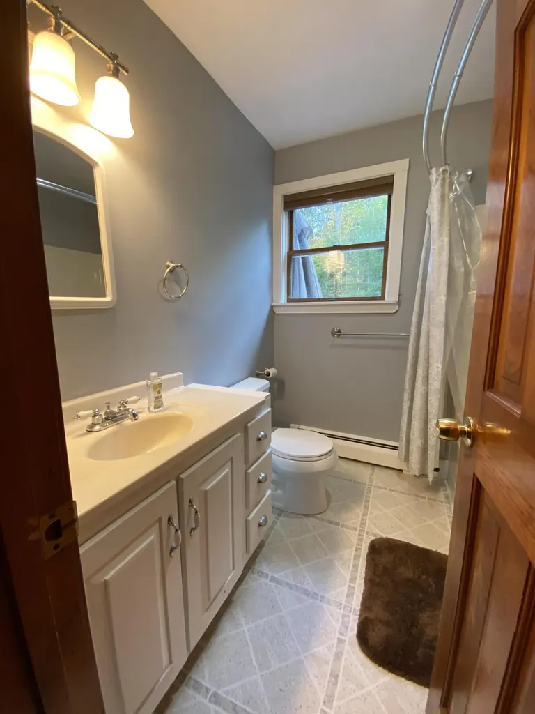 17 Bryant Street Bristol ME 04539
