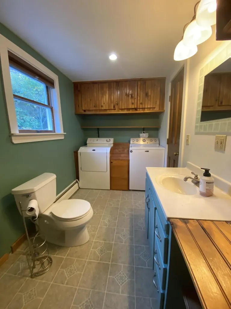 17 Bryant Street Bristol ME 04539
