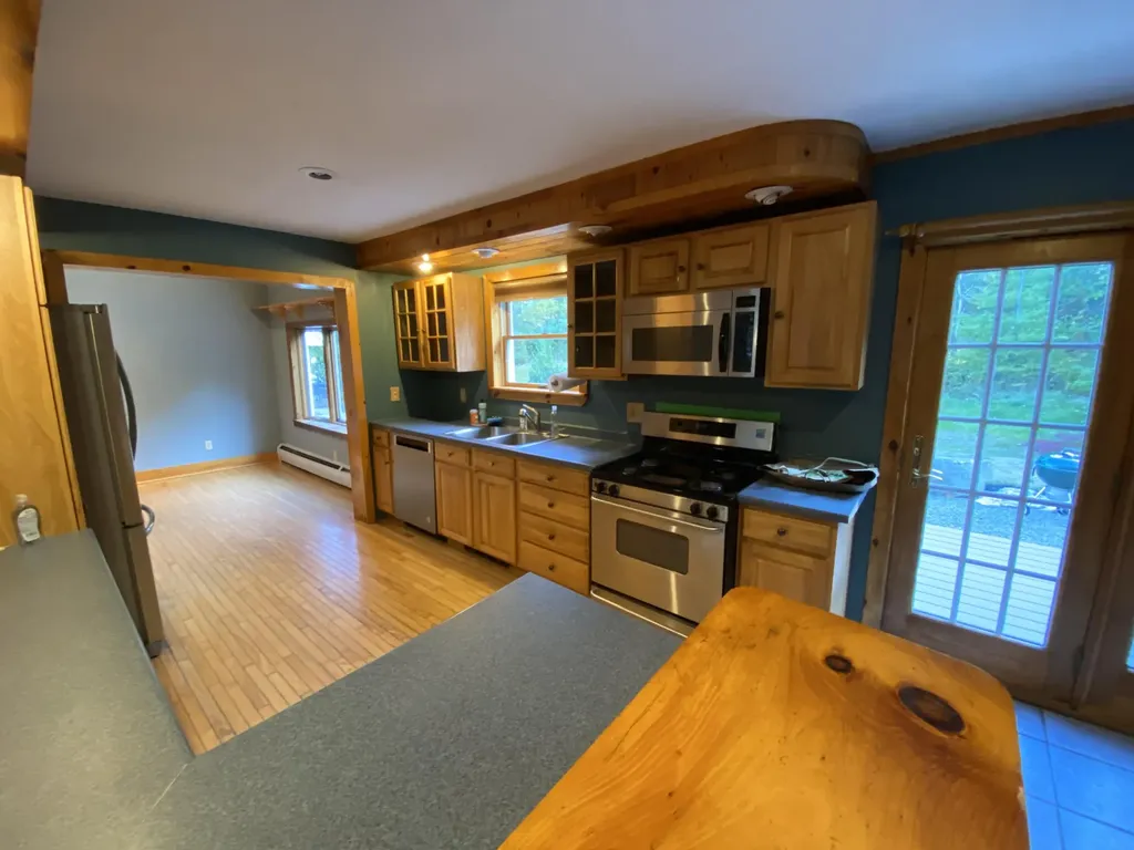 17 Bryant Street Bristol ME 04539