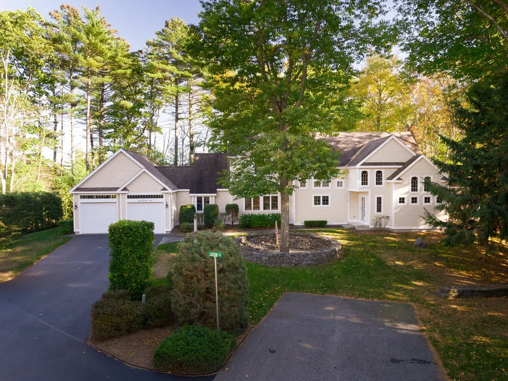 22 Russell Way Ogunquit ME 03907