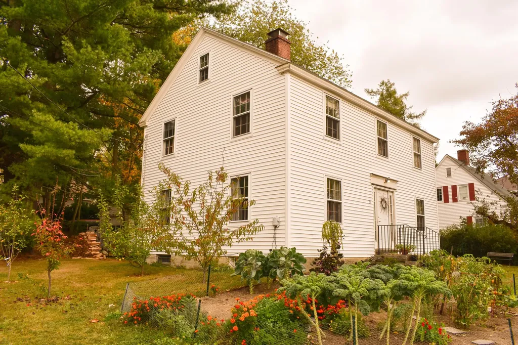27 Chapman Street Portland ME 04103
