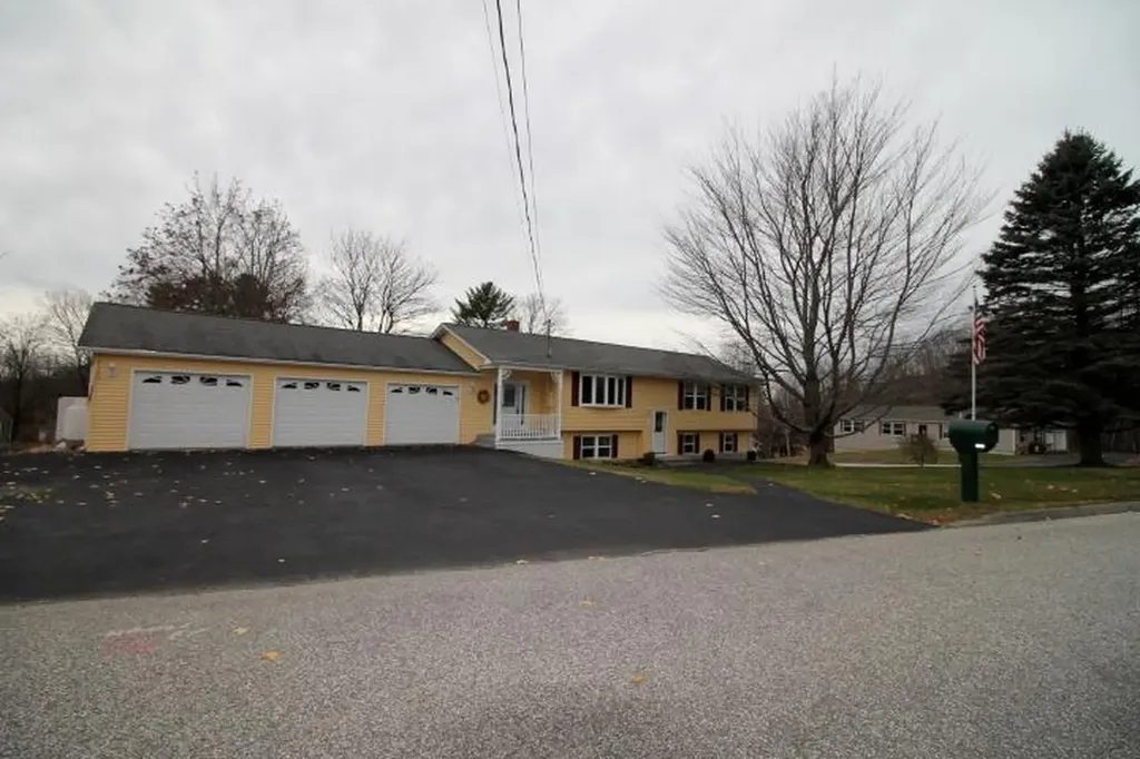 7 Sherry Lane Auburn ME 04210