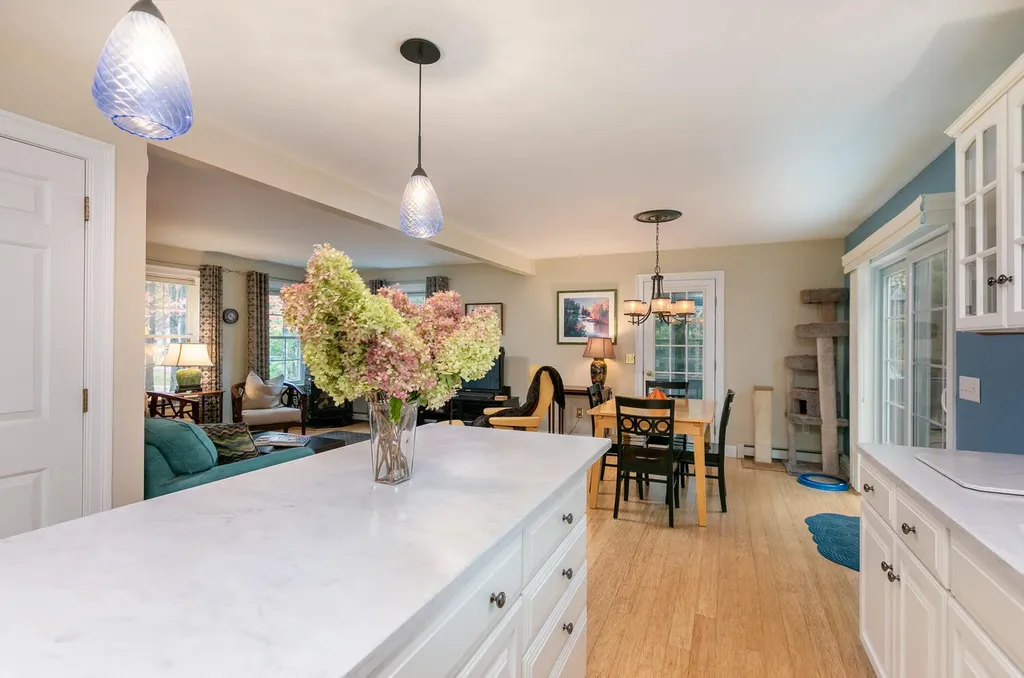 9 Heritage Lane Scarborough ME 04074