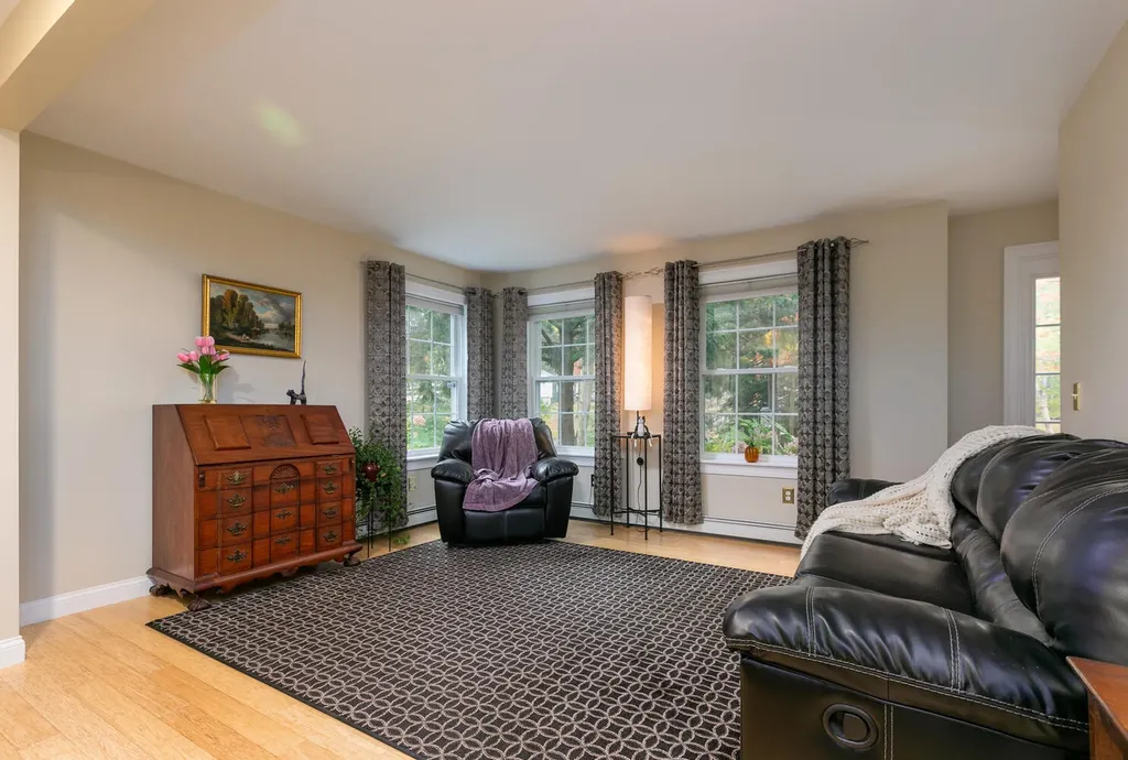 9 Heritage Lane Scarborough ME 04074