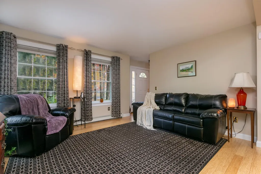 9 Heritage Lane Scarborough ME 04074